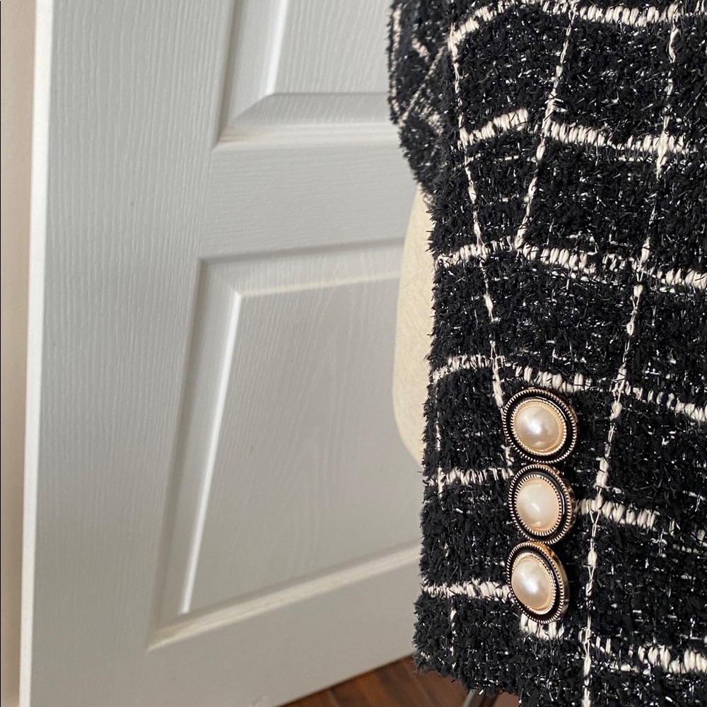 Elegant Black Tweed blazer with pearls Accents - Picture 6 of 13